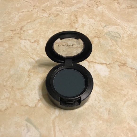 🤩WOW🔥 4  🎉NWOT swatched only Mac Eyeshadow - Picture 5 of 5